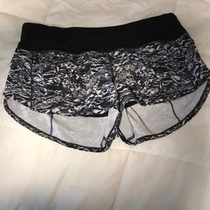 Lululemon speed up shorts 2.5”